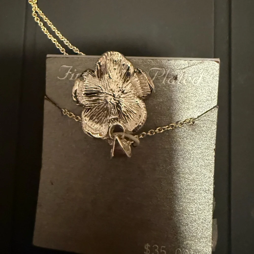 NWT necklace